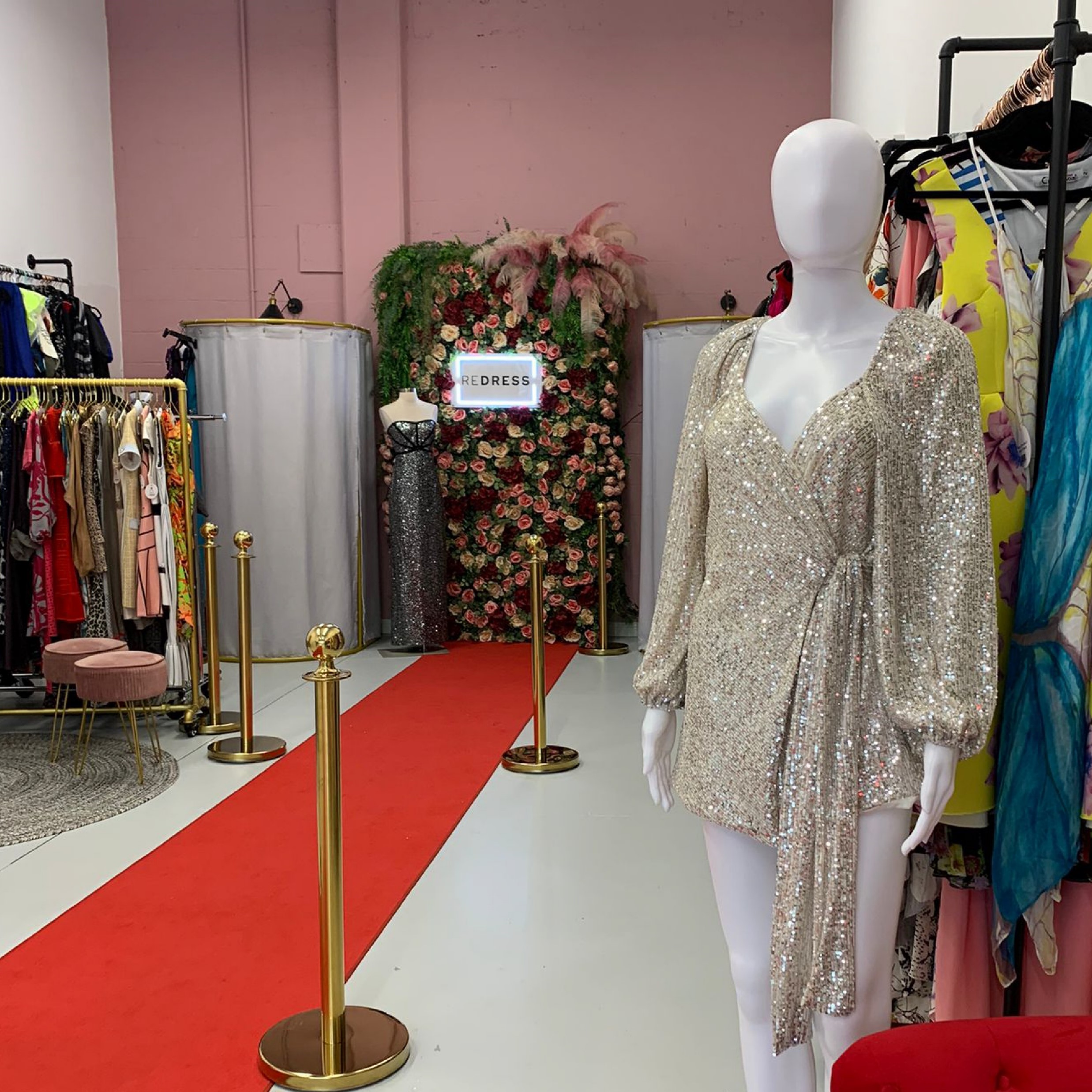 Cientos de prendas disponibles en el atelier de redress